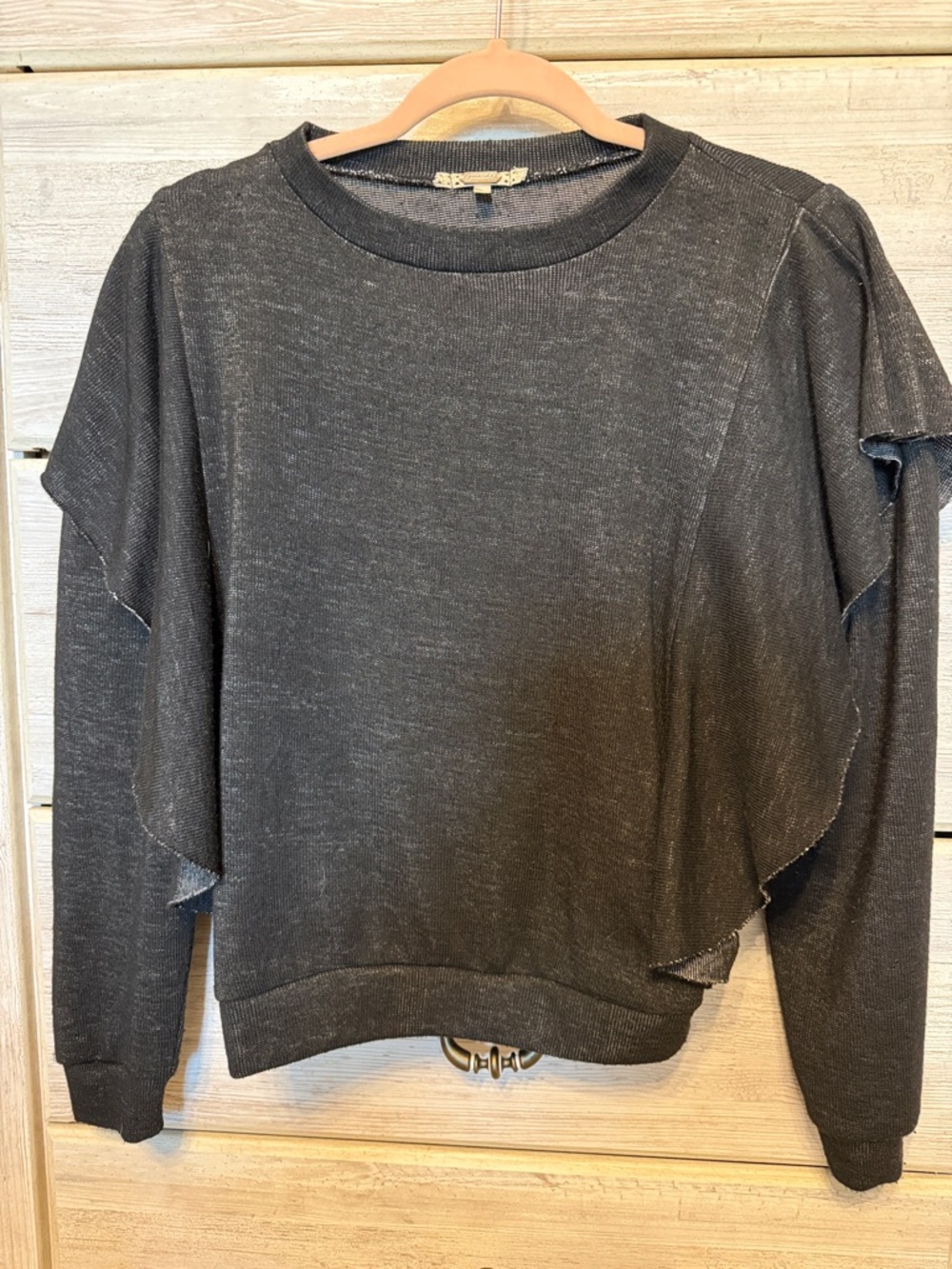 Womens buckle gimmicks Women's Black Ruffle-Sleeve Pullover Top size small